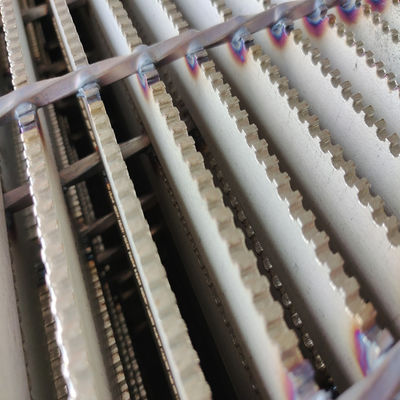 کف پله ها از جنس استیل ضد زنگ برای مرکز خرید