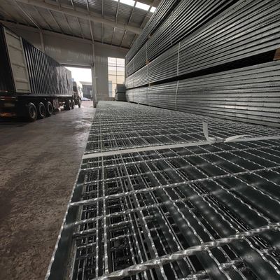 فشار ماشین جوش 30mm فولاد صنعتی شبكه با سطح روشن 3mm عبور استار