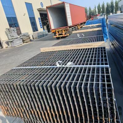 Q235 30mm X 10mm شبکه ایمنی فلزی گالوانیزه با بولت های ضد دستکاری
