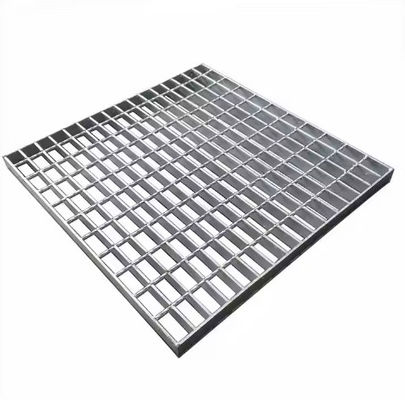 سطح صاف 100mm Cross Bar Spacing Twist از فولاد صنعتی استفاده می شود