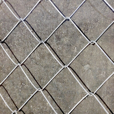 حصار زنجیره ای متنوع با گزینه های انعطاف پذیر اندازه و ضخامت شبکه که امنیت و عملکرد تهویه را فراهم می کند