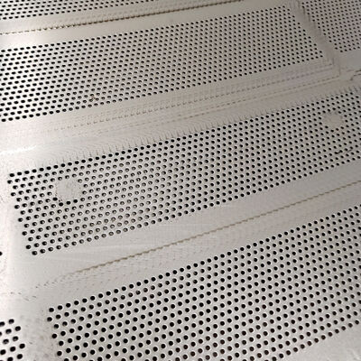 صفحه فلزی سوراخ شده مهندسی دقیق با عمر طولانی و عملکرد کششی فشرده سازی قوی برای صنایع صنعتی