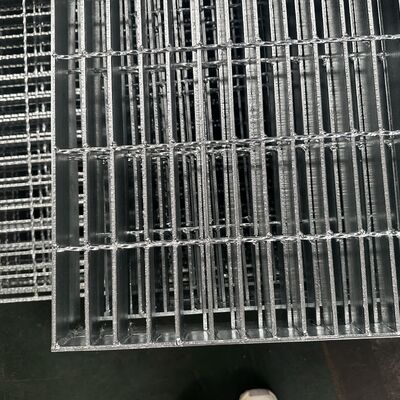 Industrial steel grating features standard cross spacing for balanced load performance and cost efficiency.